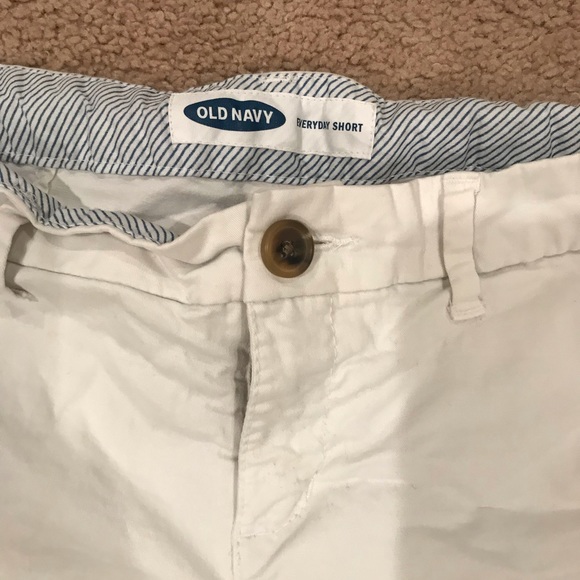 Old Navy | Everyday Short White Shorts, 2 - Picture 2 of 4